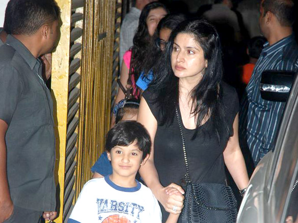 salman and his family watch mission impossible ghost protocol 7