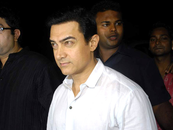 bollywood pays respect at dev anands prayer meet 2
