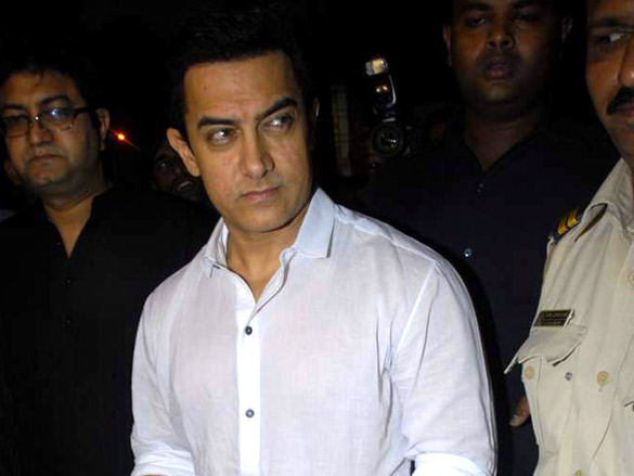 bollywood pays respect at dev anands prayer meet 4