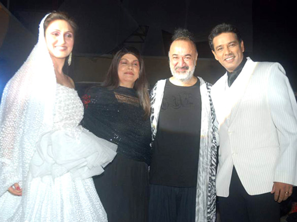 divya kumar and juhi babbar walk the ramp for kawaljeet singh 2