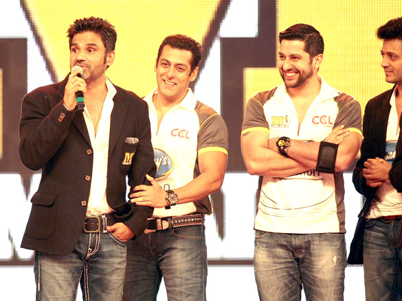 salman and sohail khan at the ccl2 curtain raiser 5