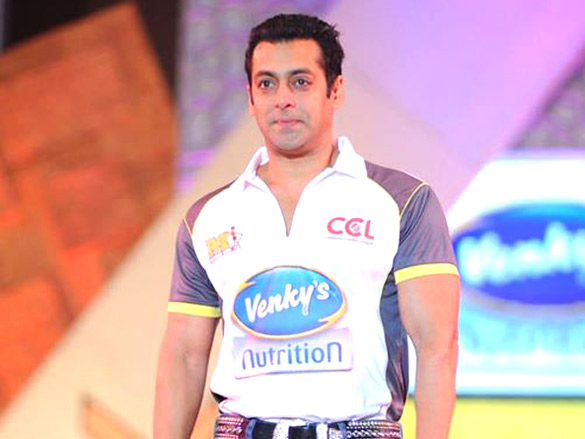 salman and sohail khan at the ccl2 curtain raiser 15