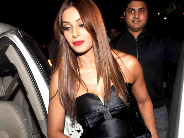 saif kareena bipasha and malaika at xmas midnight mass 7