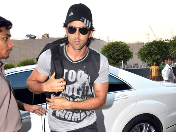 salman and hrithik leave for new years celebration 4