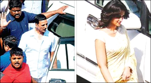 Check out: Akshay Kumar and Ileana D’Cruz shoot for Rustom in Pune