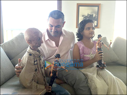 check out aamir khan finally meets his fan the 14 year old nihal 3