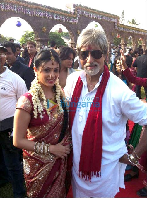 Check Out: Anjana Sukhani and Big B on the sets of Department