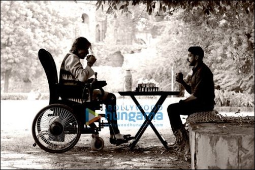 Check out: First look of Amitabh Bachchan and Farhan Akhtar in Do
