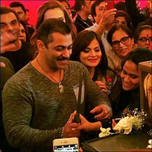 check out celebs bring in salman khans 50th birthday in a lavish way 13