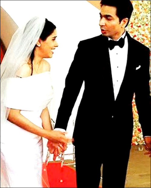 check out asin and rahul sharmas wedding pics 2