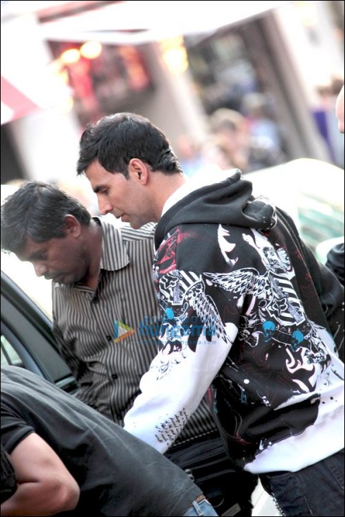 Akshay shoots for his long pending film titled Hello India in London