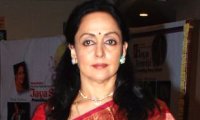 Hema Malini rushes to Goa to capture carnival, then travels economy class to Bihar Hema Malini rushes to Goa to capture carnival, then travels economy class to Bihar