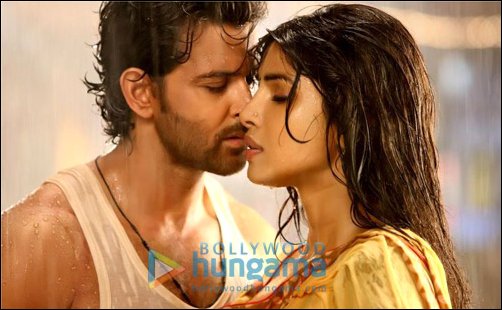 Check Out: Hrithik and Priyanka in Agneepath