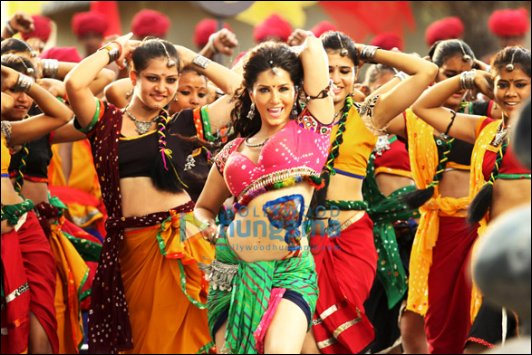 Check out: Sunny Leone dances on ‘Dholi Taro’ for Leela