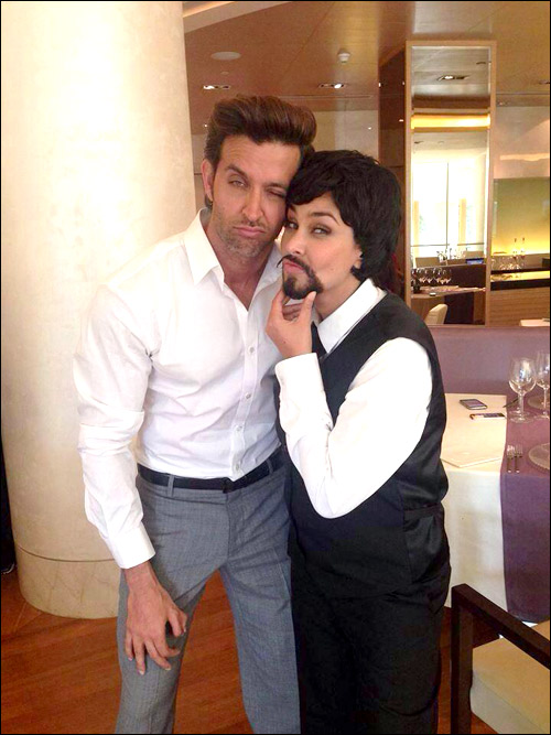 Check out: Lisa Ray poses with Hrithik Roshan