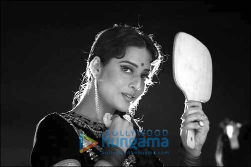 Mahie Gill emulates Meena Kumari in Gang of Ghosts