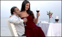 When Kareena hurt her leg, Salman swooped her into his arms & carried her