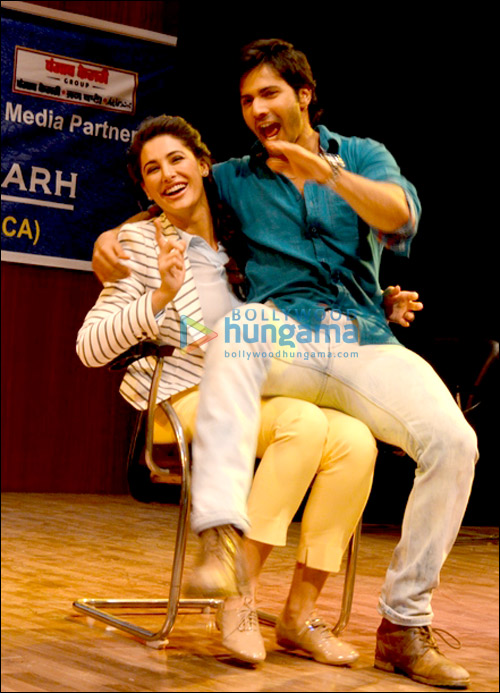 Check out: Varun’s lap dance for Nargis Fakhri