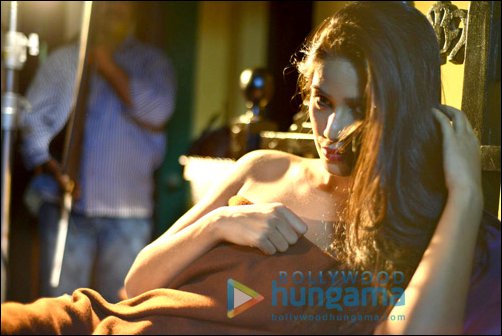 Check out: Poonam Pandey gives her first shot for Nasha
