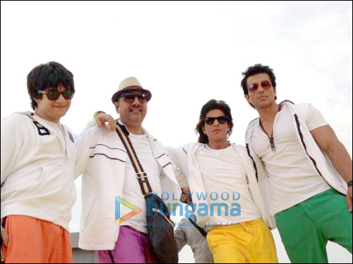 Check out: SRK and gang on Happy New Year set