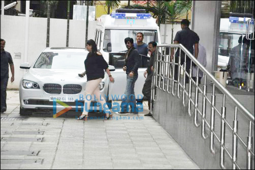 Check out: SRK visits Hrithik in hospital
