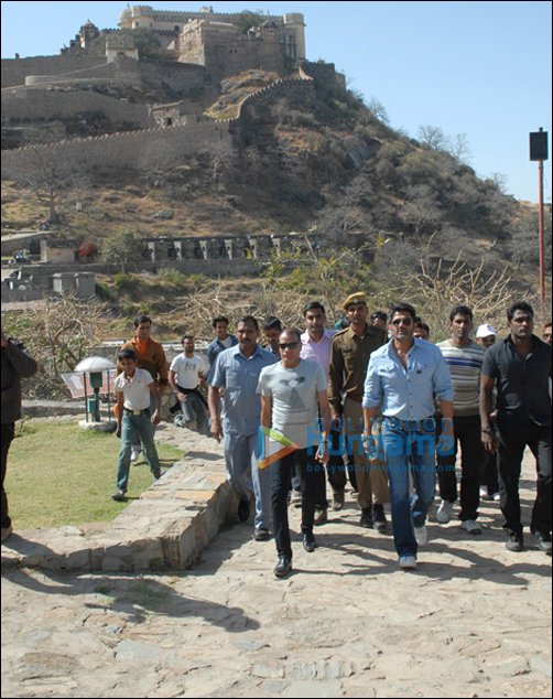 Suneil Shetty promotes Miraj Group’s Heritage Walk