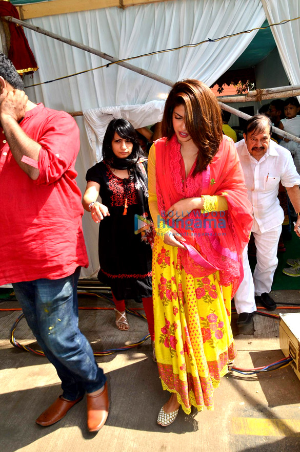 priyanka chopra ileana dcruz at anurag basus saraswati pooja 10