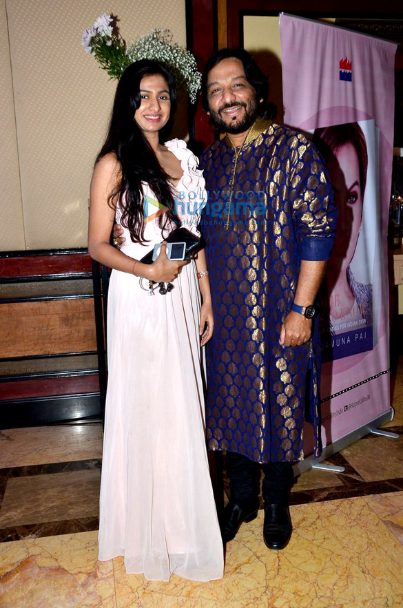 celebs grace the launch of the book no one has to know 22