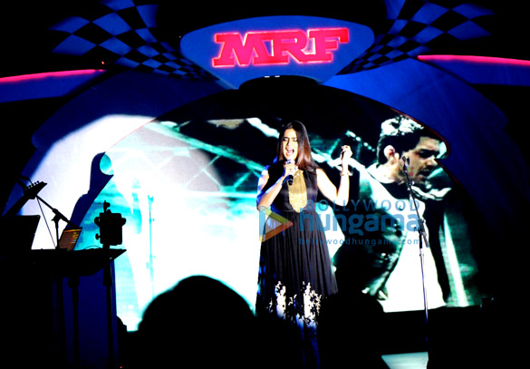sona mohapatra performs for the international f1 team 7