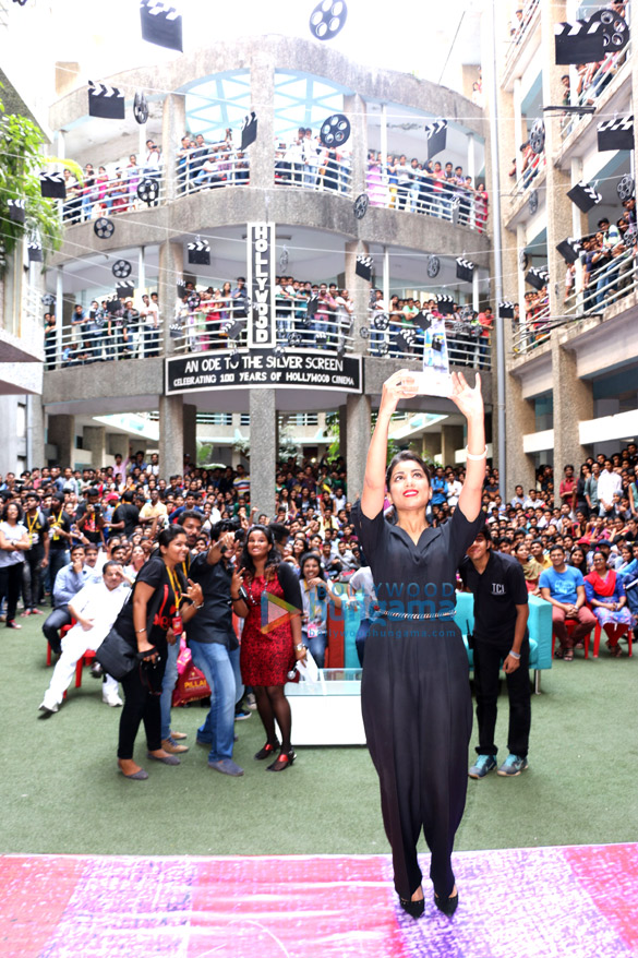 vishal dadlani shekhar ravjiani pallavi sharda dazzled the stage at the pillai college festival alegria 6