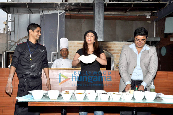 parineeti chopra at the mugshot cafe promotion in pune 3