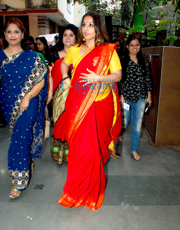 kareena kapoor khan abhishek bachchan grace k c diamond league awards 13