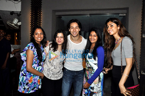 tiger shroff snapped with fans and a mystery girl 2