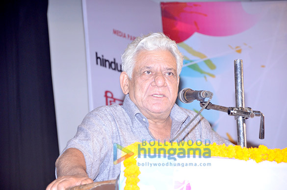 om puri awarded with the lifetime achievement award at iffp 2015 7