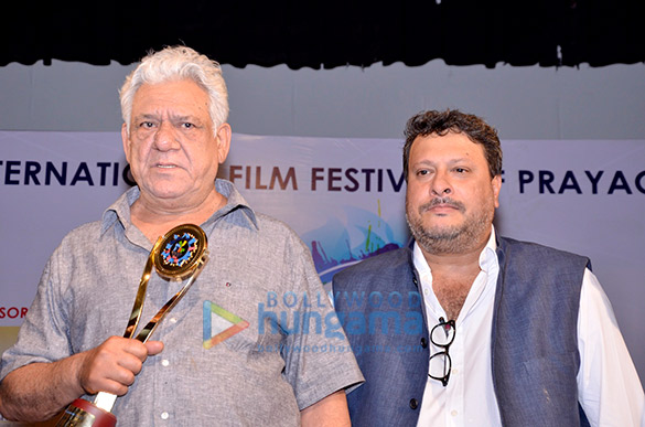 om puri awarded with the lifetime achievement award at iffp 2015 8