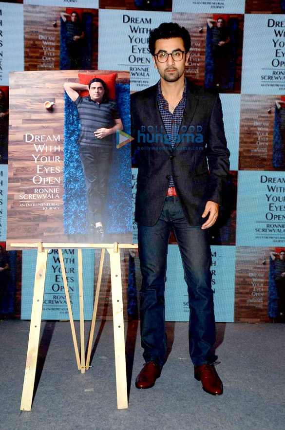 ranbir kapoor launches ronnie screwvalas book dream with your eyes open 5