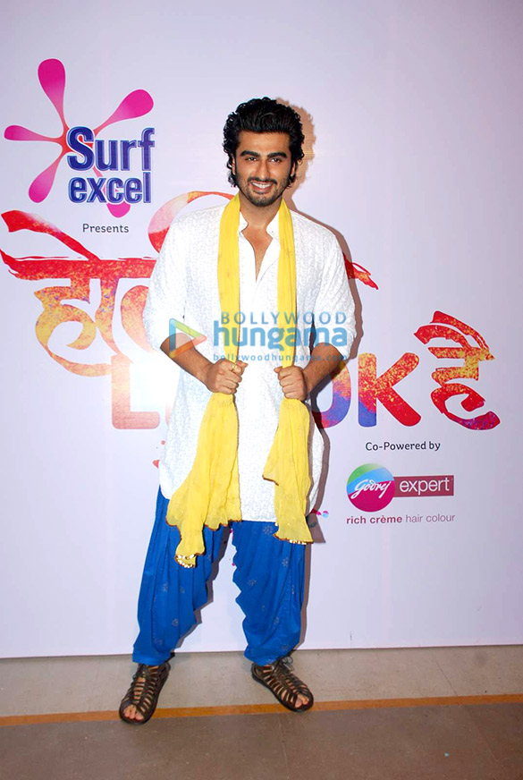 arjun kapoor elli avram at the launch of holi hai life ok hai 2 4