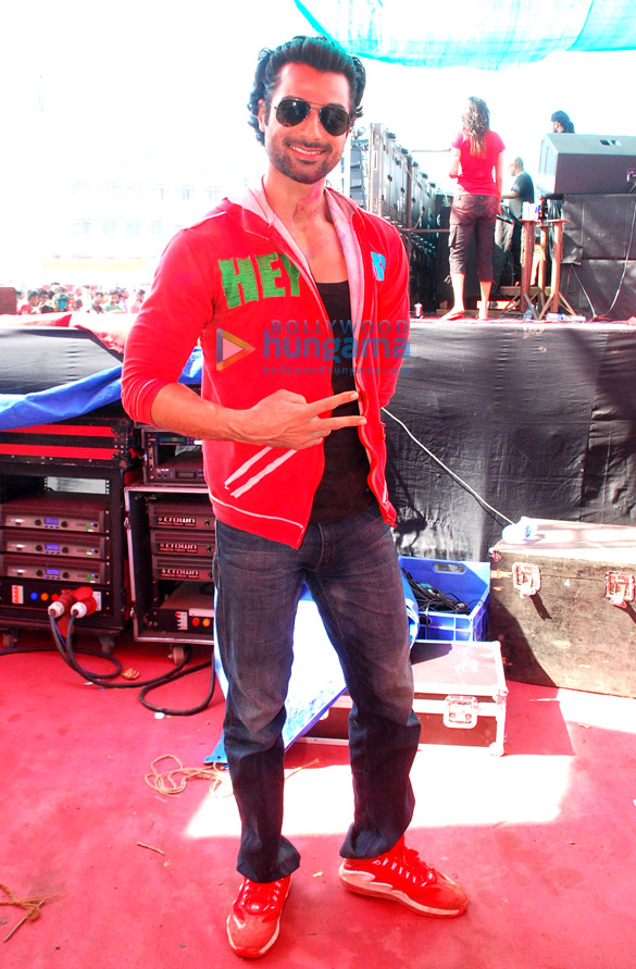 celebrities at plus91 holi reloaded 2015 20