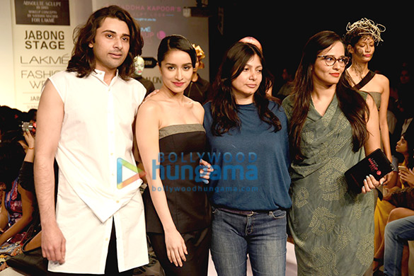 shraddha kapoor walks the ramp for the drvv lakme fashion week 2015 8