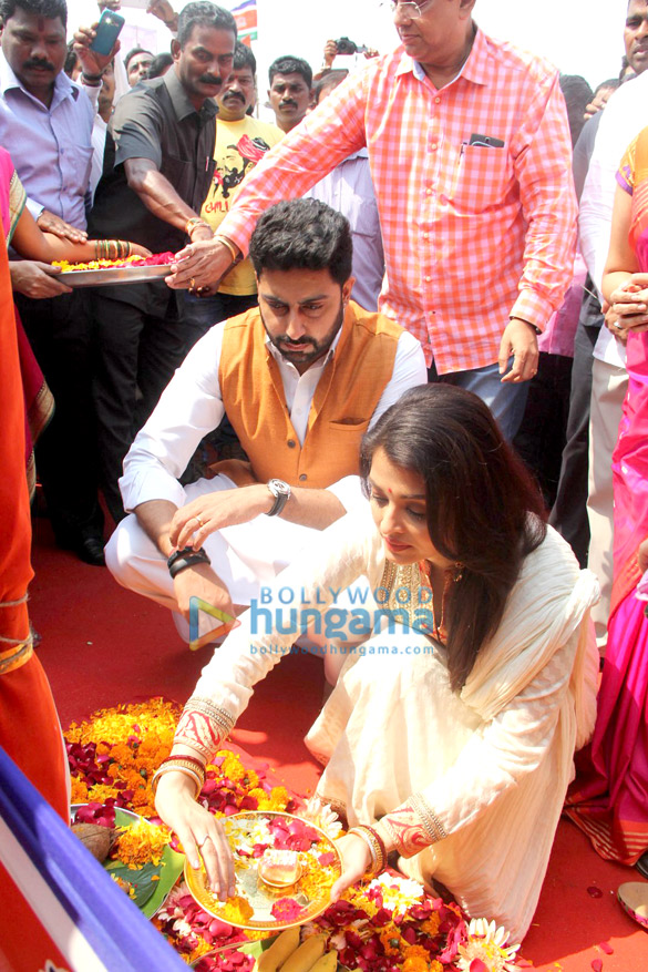 abhishek bachchan aishwarya rai bachchan celebrate gudi padwa at juhu beach 3