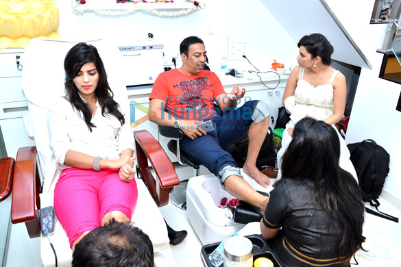 celebs grace the launch of shraddha sagaonkars shuddha salon spa 14
