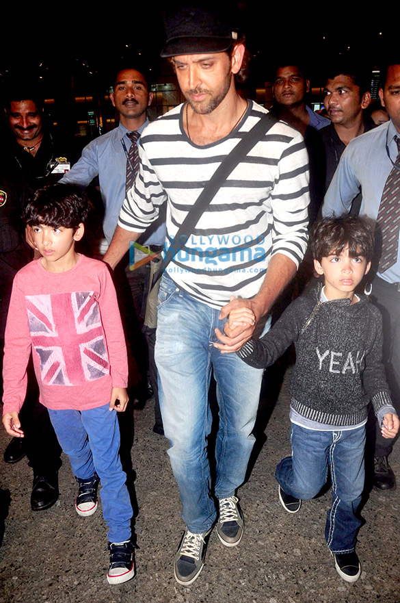 hrithik roshan returns from maldives 5
