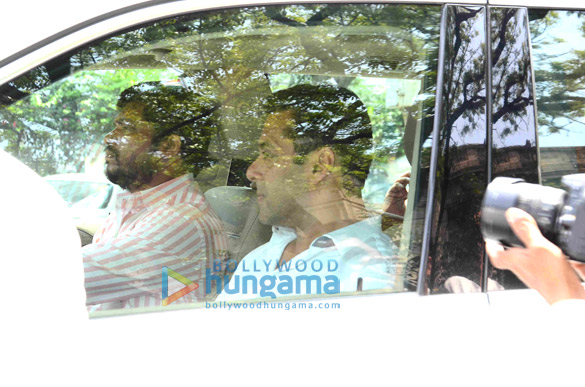 salman khan snapped in court after the recording session of his statement 6