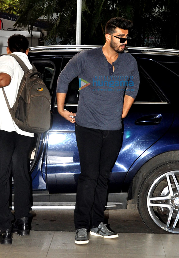arjun kapoor snapped at the domestic airport 4