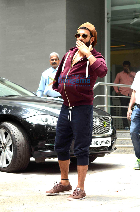 ranveer singh discharged from hospital after his surgery 9