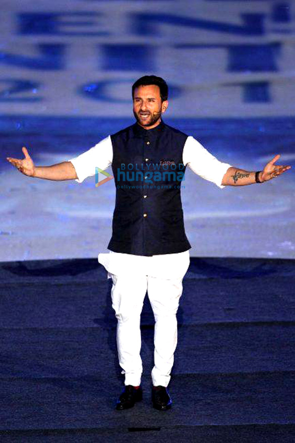 hrithik roshan shahid kapoor anushka sharma perform at the opening ceremony of ipl 2015 13