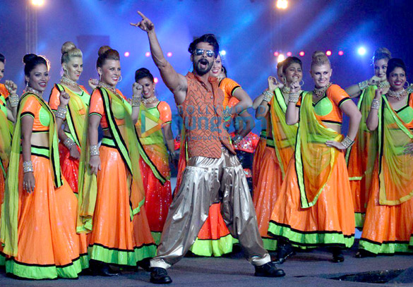 hrithik roshan shahid kapoor anushka sharma perform at the opening ceremony of ipl 2015 29