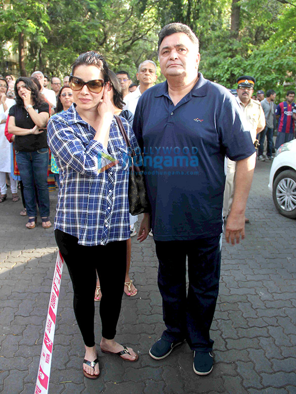 bollywood celebrities participate in the protest against bmcs proposed hawking zones 2