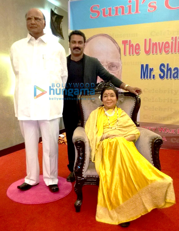 unveiling of sharad pawar asha bhosles wax statue at mca lounge 9