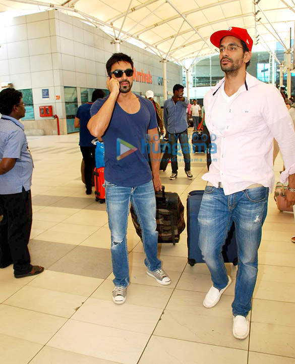 celebs return from planet hollywood launch in goa 5